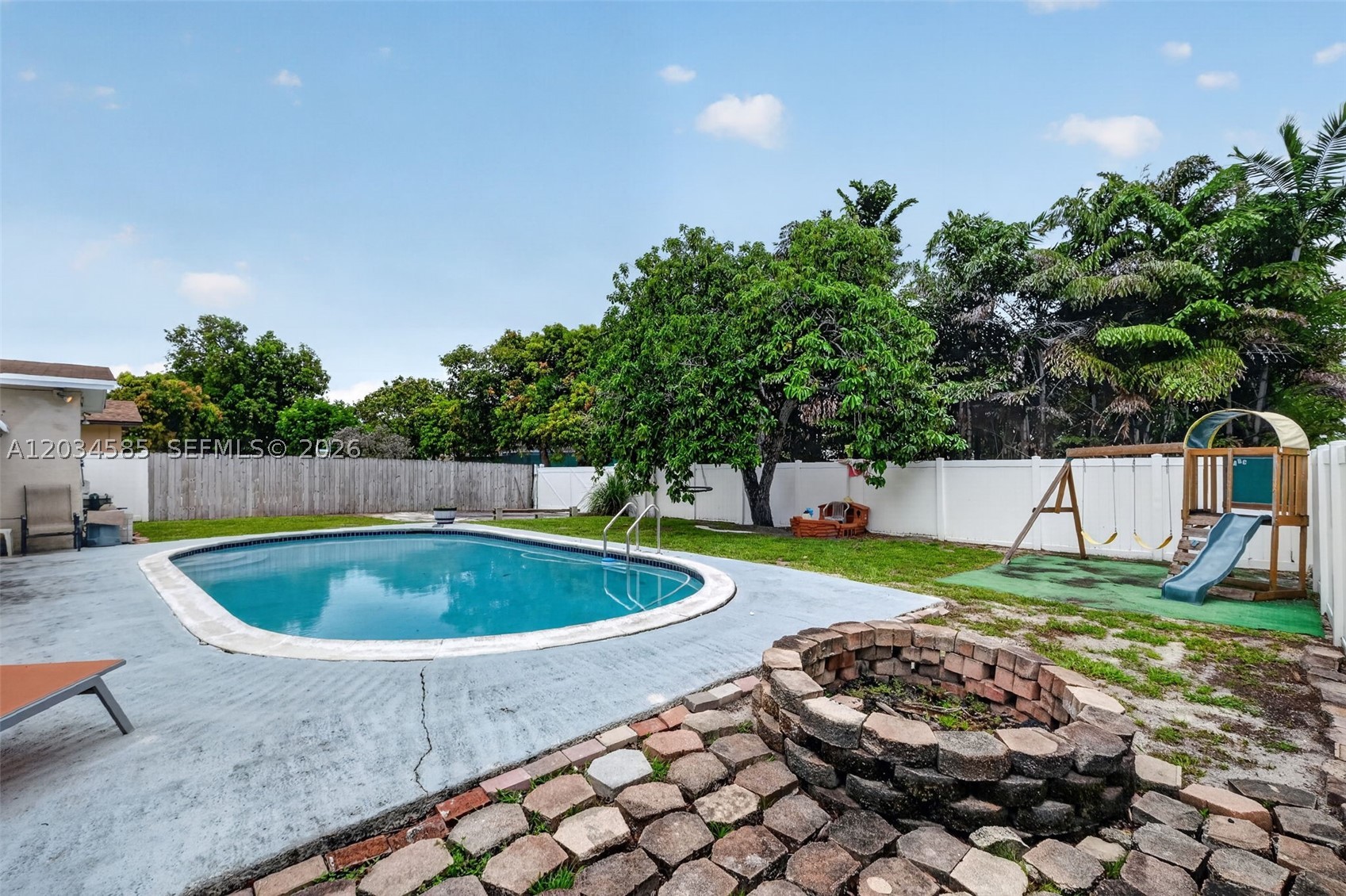 HOLLYWOOD HILLS AMEN PLAT - Residential