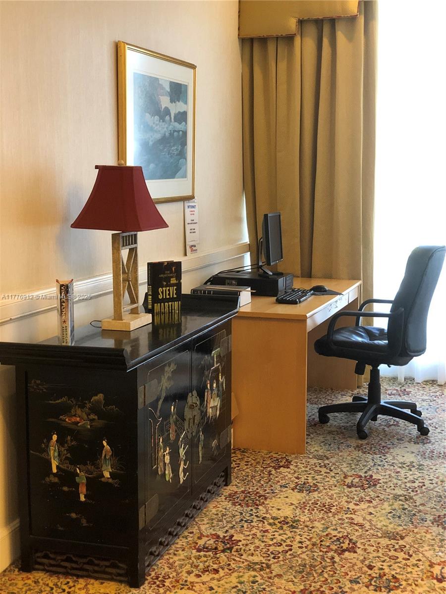 HALLMARK OF HOLLYWOOD CON - Residential Lease