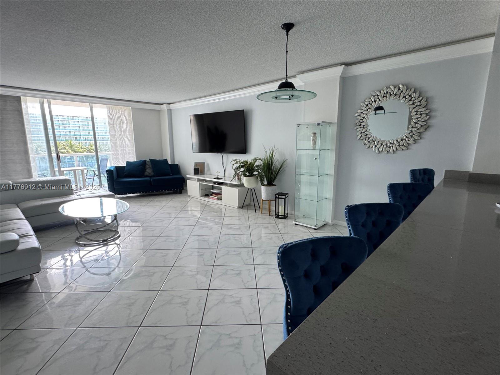 HALLMARK OF HOLLYWOOD CON - Residential Lease