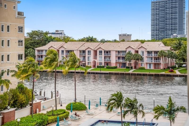 HALLMARK OF HOLLYWOOD CON - Residential Lease