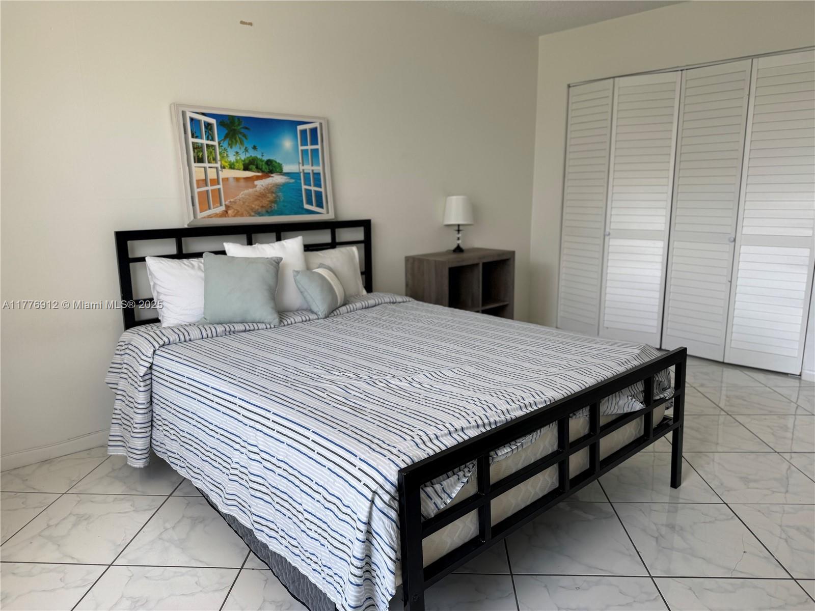 HALLMARK OF HOLLYWOOD CON - Residential Lease