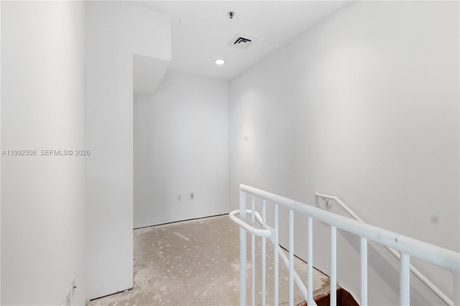 MAYFIELD CONDO - Residential