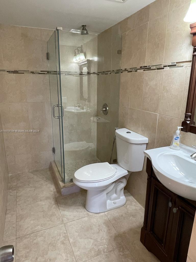 GOLFVIEW CL FONTAINEBLEAU - Residential Lease
