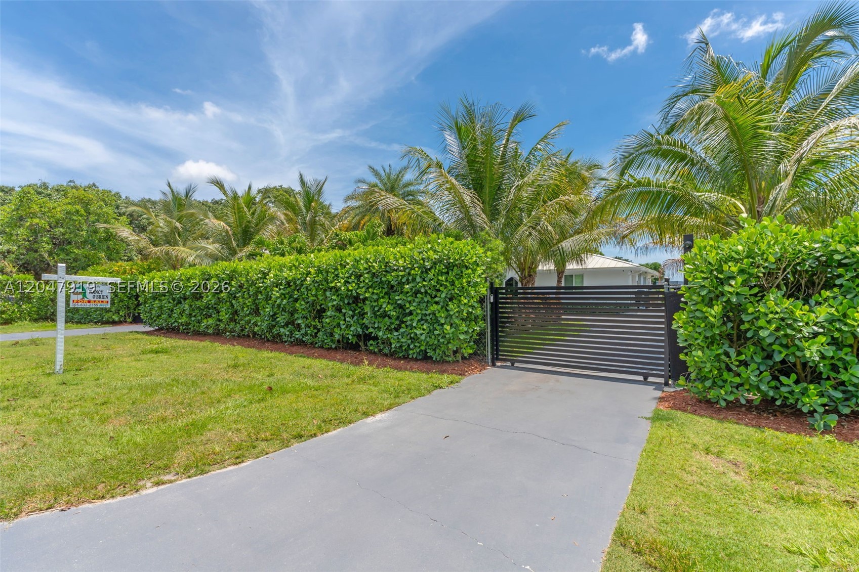 5.5 ACRE W 4/3 CROSSFENCED - Residential