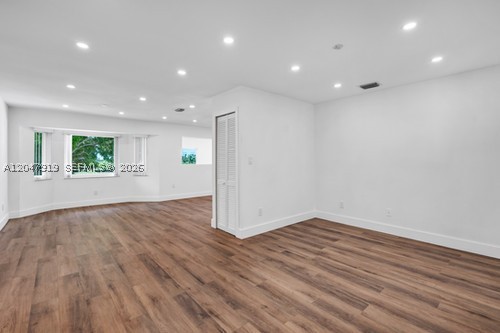 5.5 ACRE W 4/3 CROSSFENCED - Residential