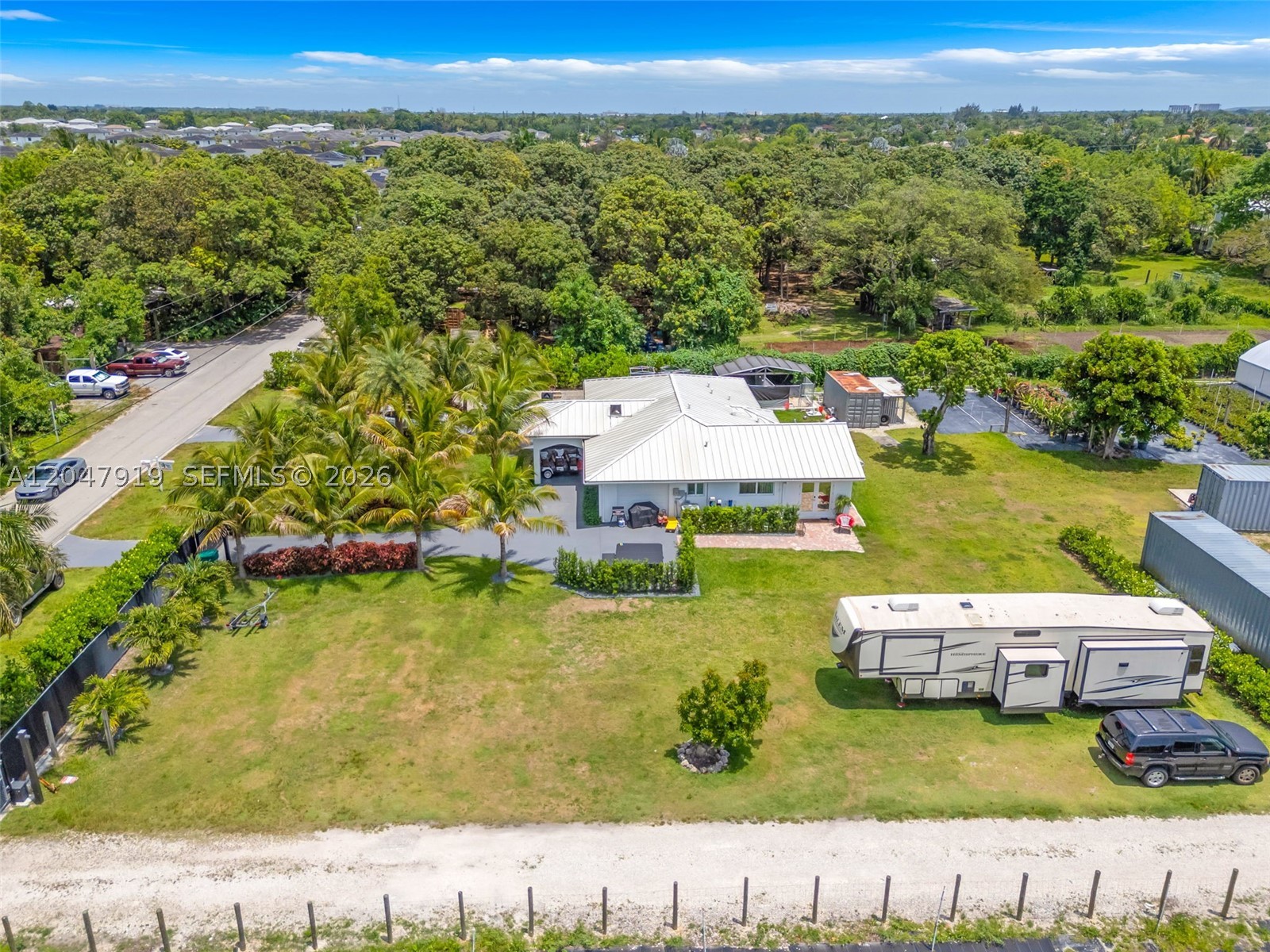 5.5 ACRE W 4/3 CROSSFENCED - Residential