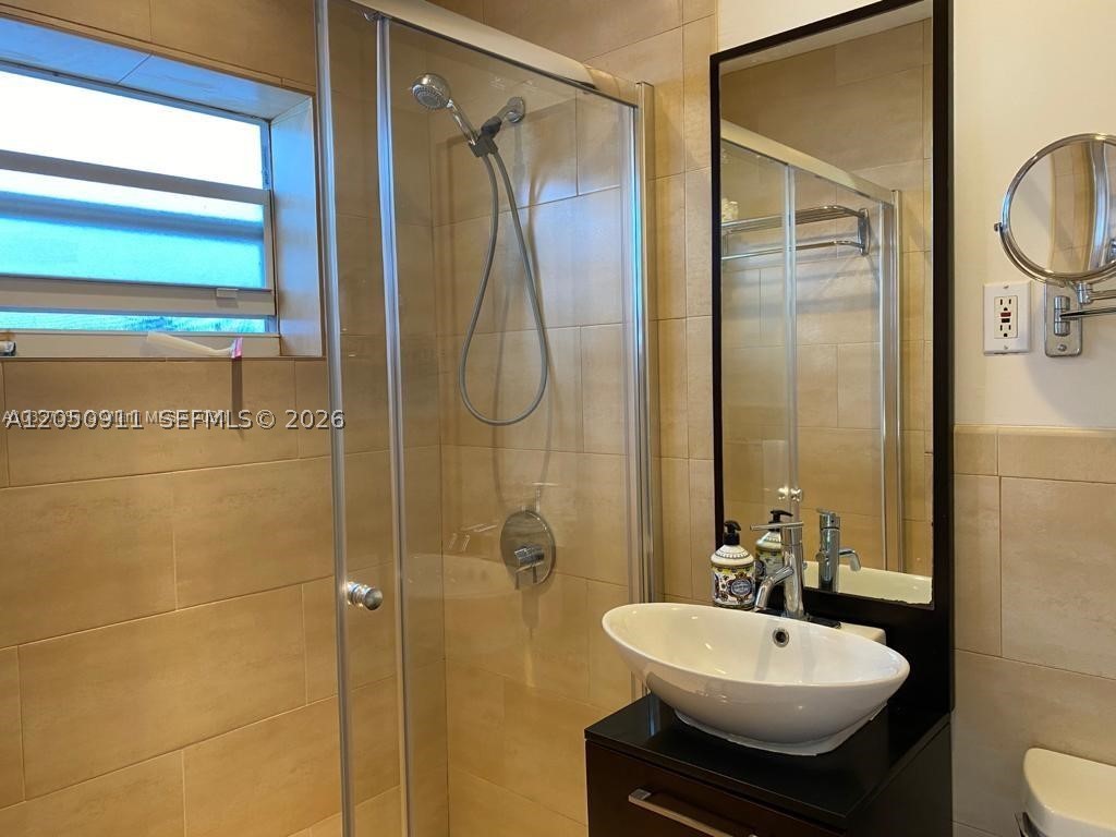 ALTOS DEL MAR NO 3 - Residential Lease