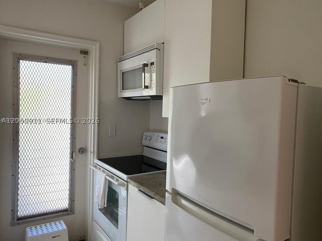 ALTOS DEL MAR NO 3 - Residential Lease