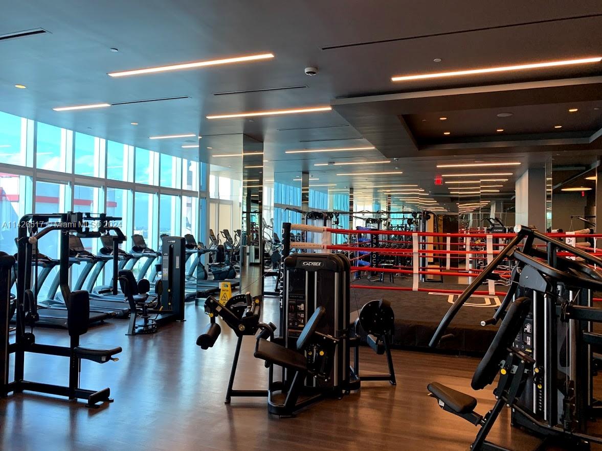 PARAMOUNT MIAMI WORLDCENT - Residential