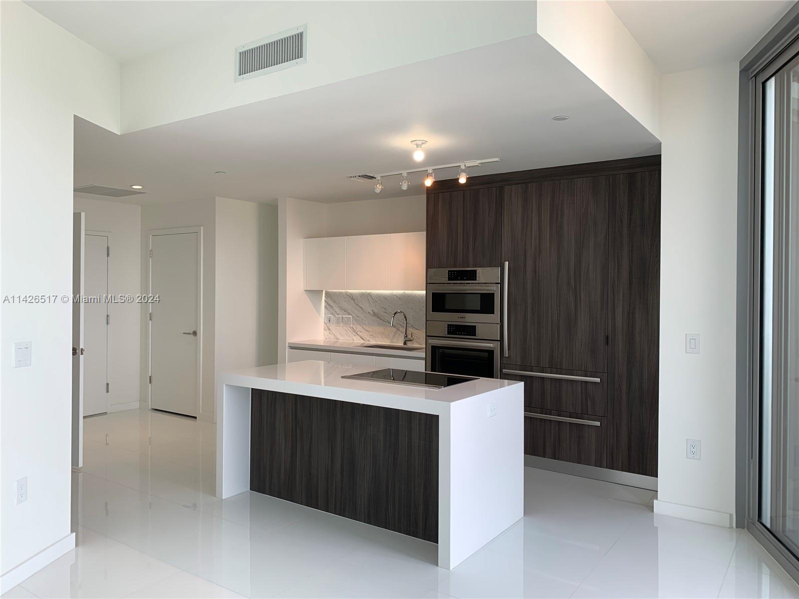 PARAMOUNT MIAMI WORLDCENT - Residential