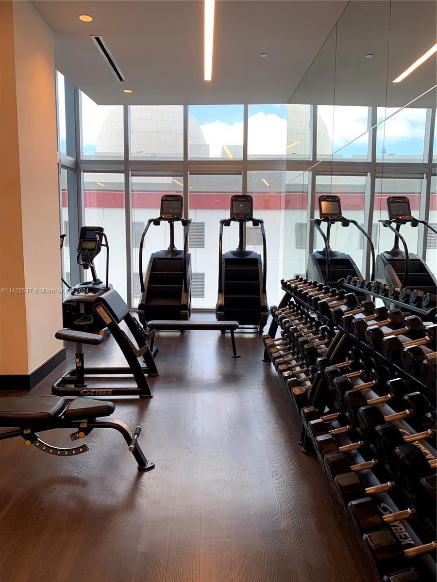 PARAMOUNT MIAMI WORLDCENT - Residential
