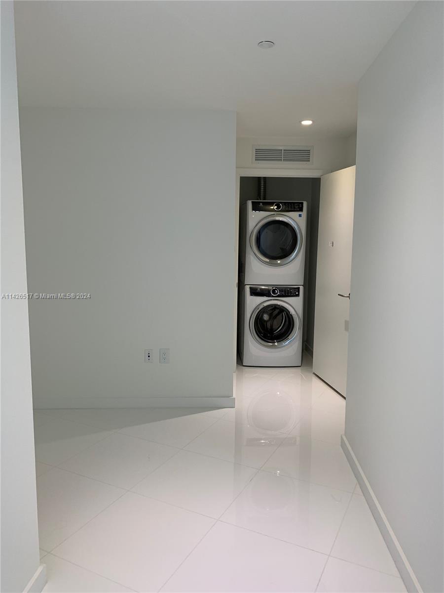 PARAMOUNT MIAMI WORLDCENT - Residential
