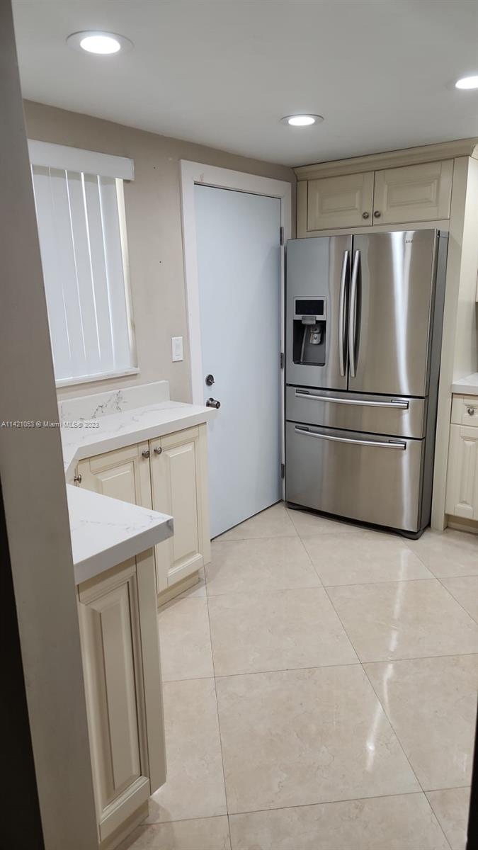 MEADOWBROOK CONDO APTS BL - Residential Lease