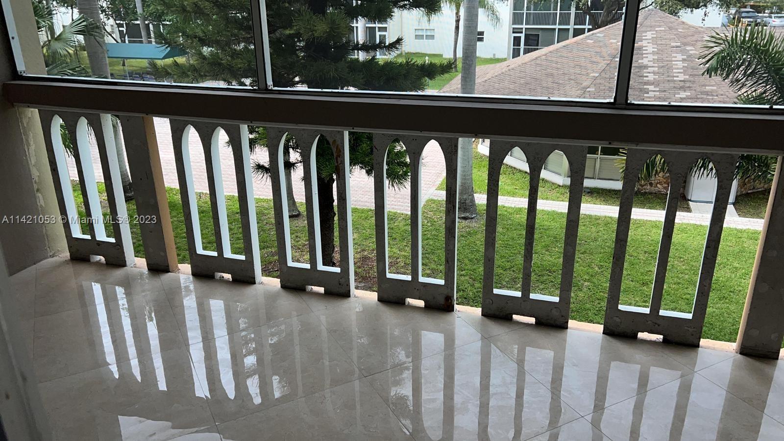 MEADOWBROOK CONDO APTS BL - Residential Lease