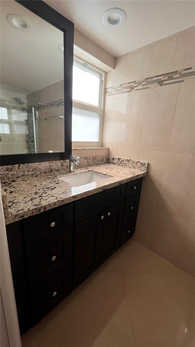 MEADOWBROOK CONDO APTS BL - Residential Lease