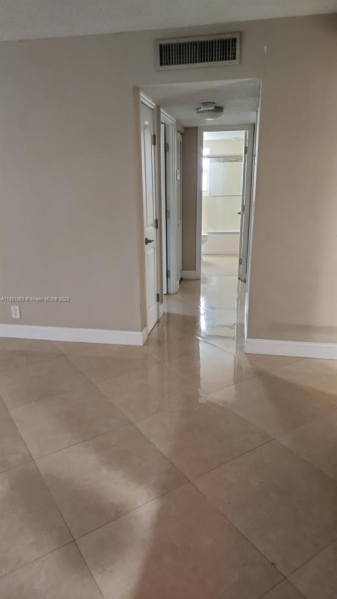 MEADOWBROOK CONDO APTS BL - Residential Lease