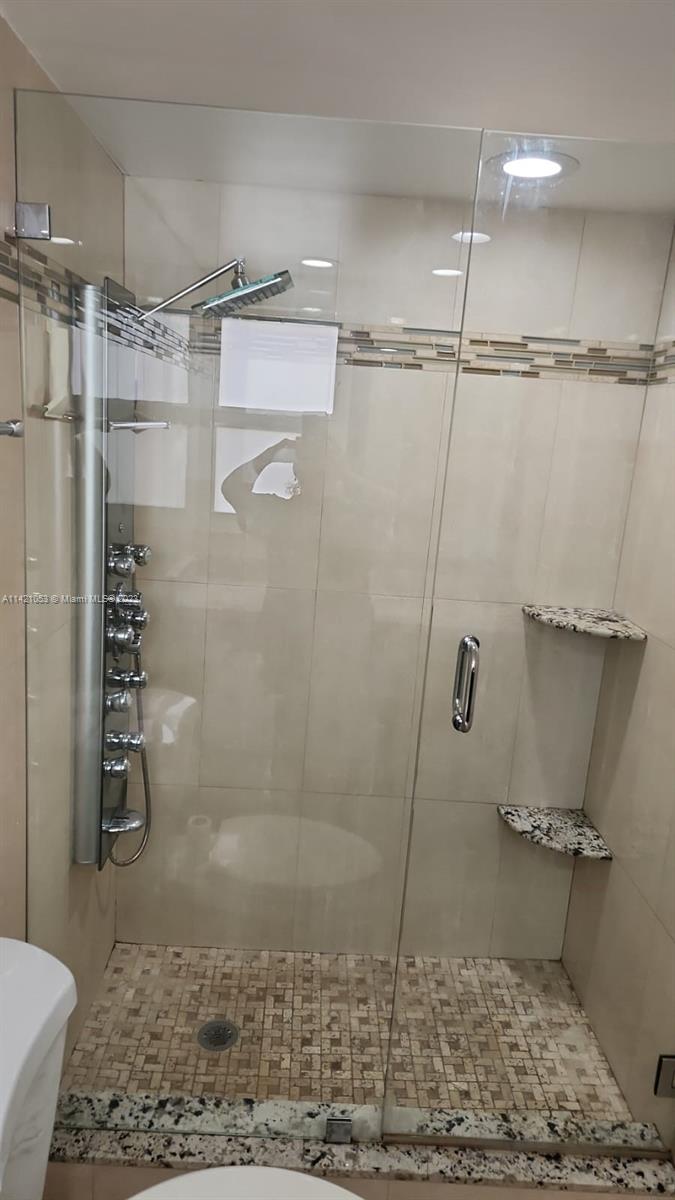 MEADOWBROOK CONDO APTS BL - Residential Lease