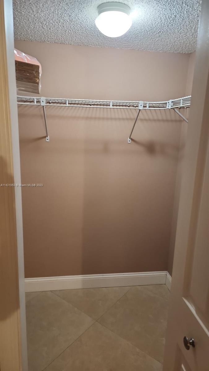 MEADOWBROOK CONDO APTS BL - Residential Lease