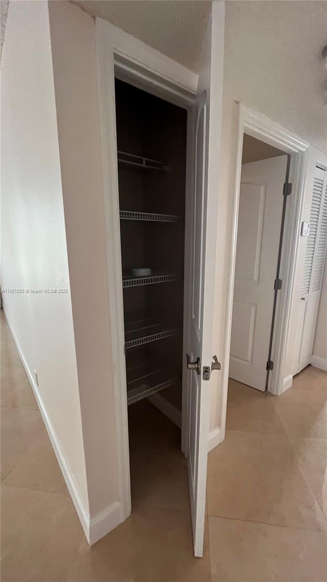 MEADOWBROOK CONDO APTS BL - Residential Lease