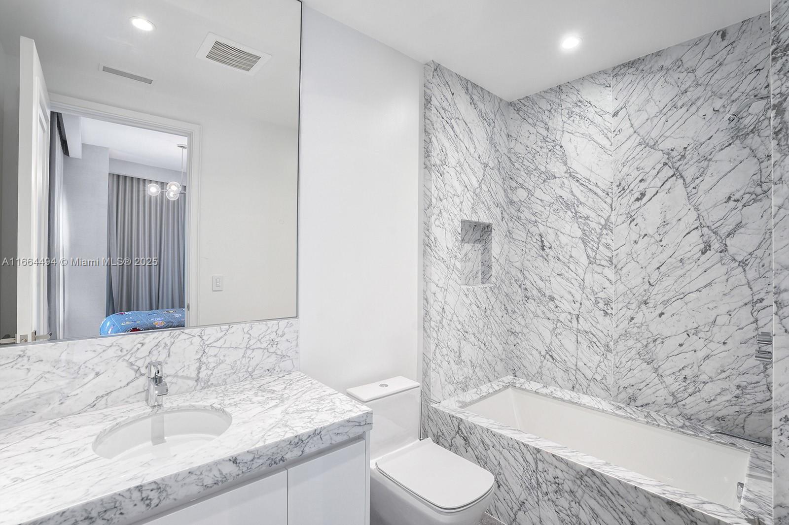 NORTH BISCAYNE BEACH AMEN - Residential
