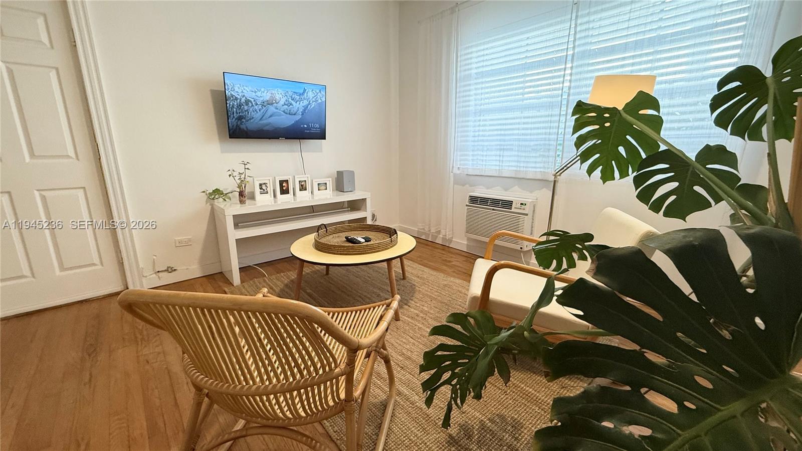 THE VINTAGE EAST CONDO - Residential