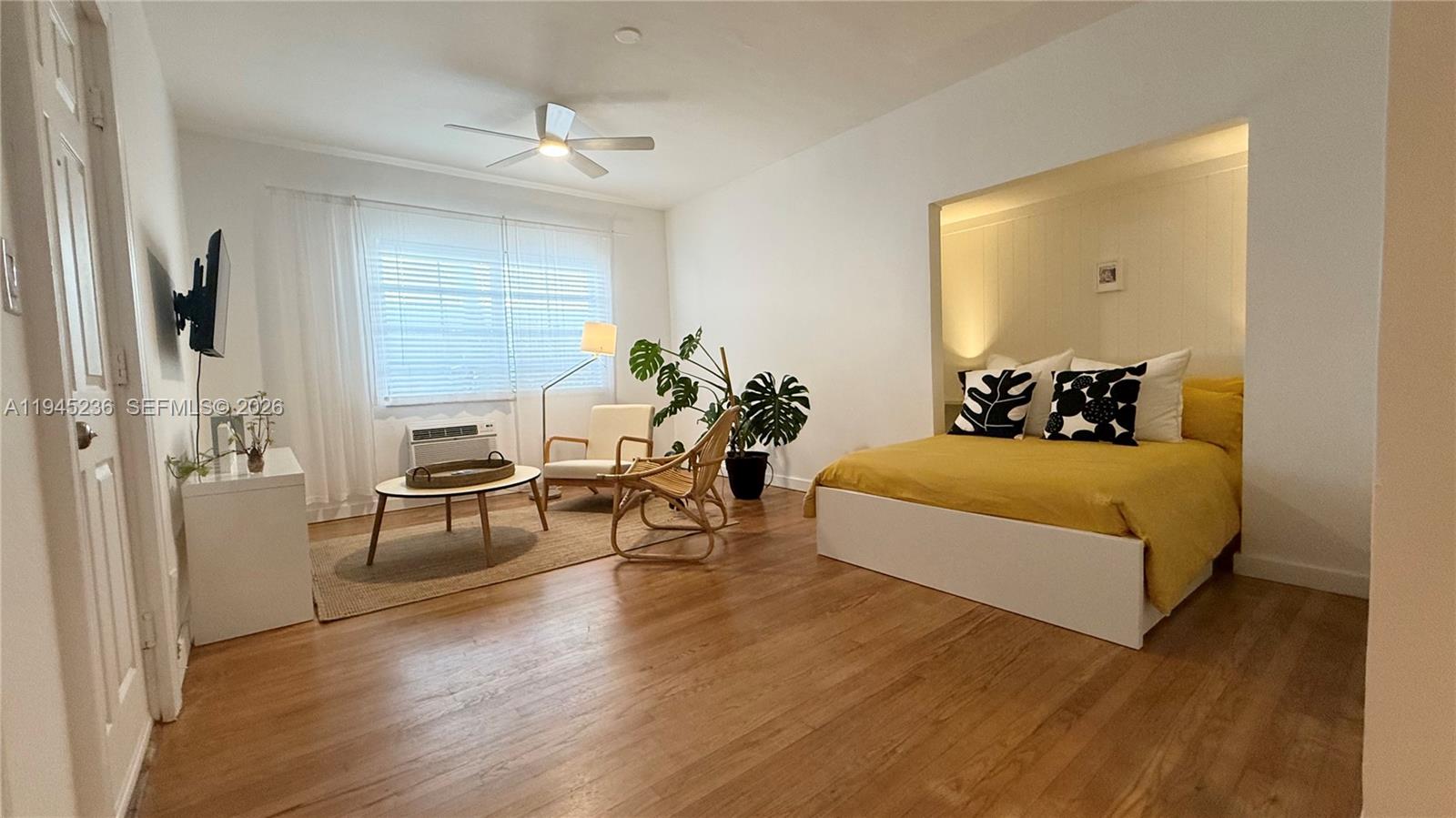 THE VINTAGE EAST CONDO - Residential