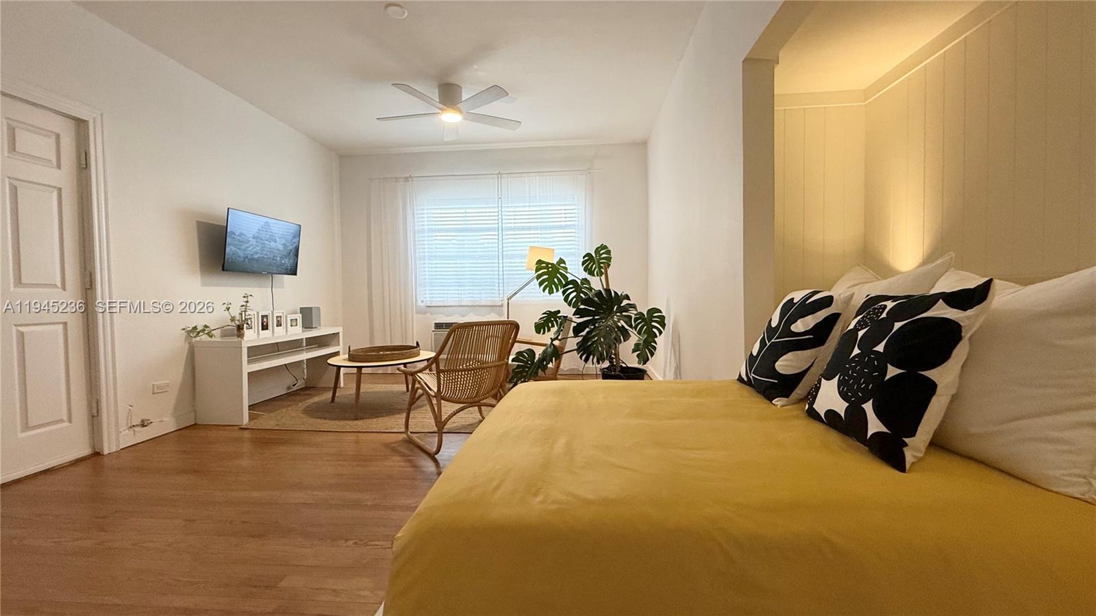 THE VINTAGE EAST CONDO - Residential