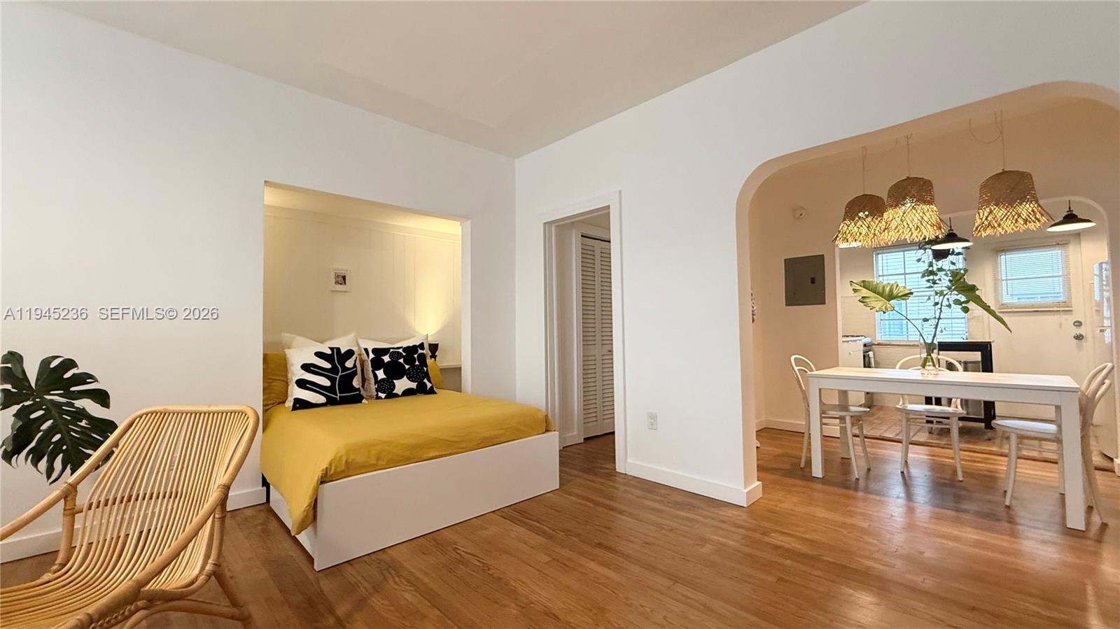 THE VINTAGE EAST CONDO - Residential
