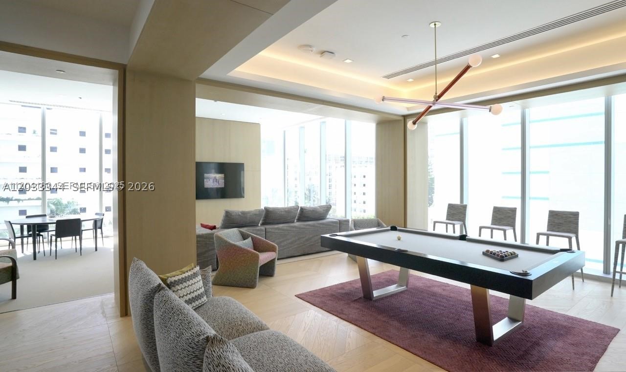 EDGEWATER - Residential
