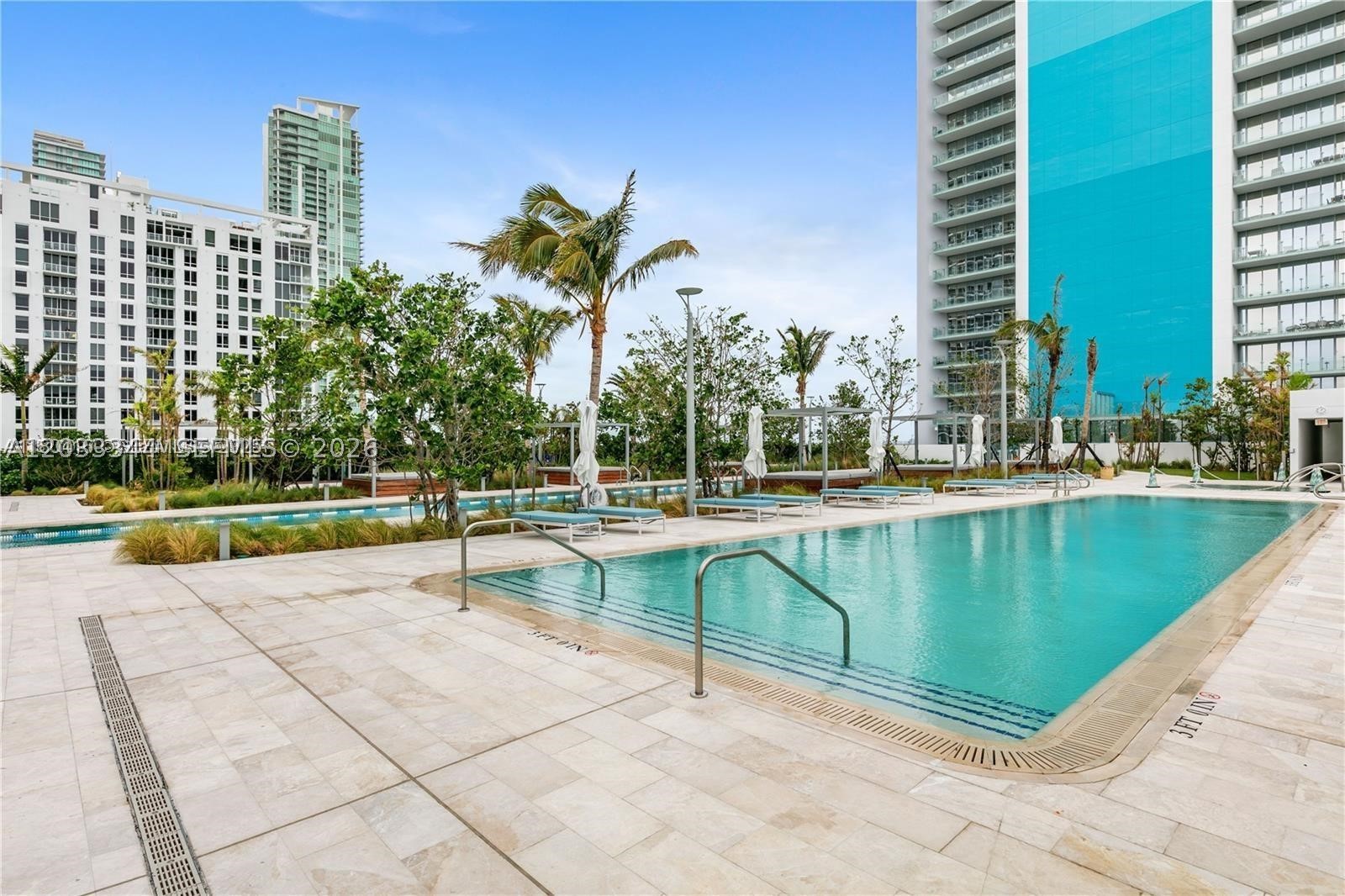EDGEWATER - Residential