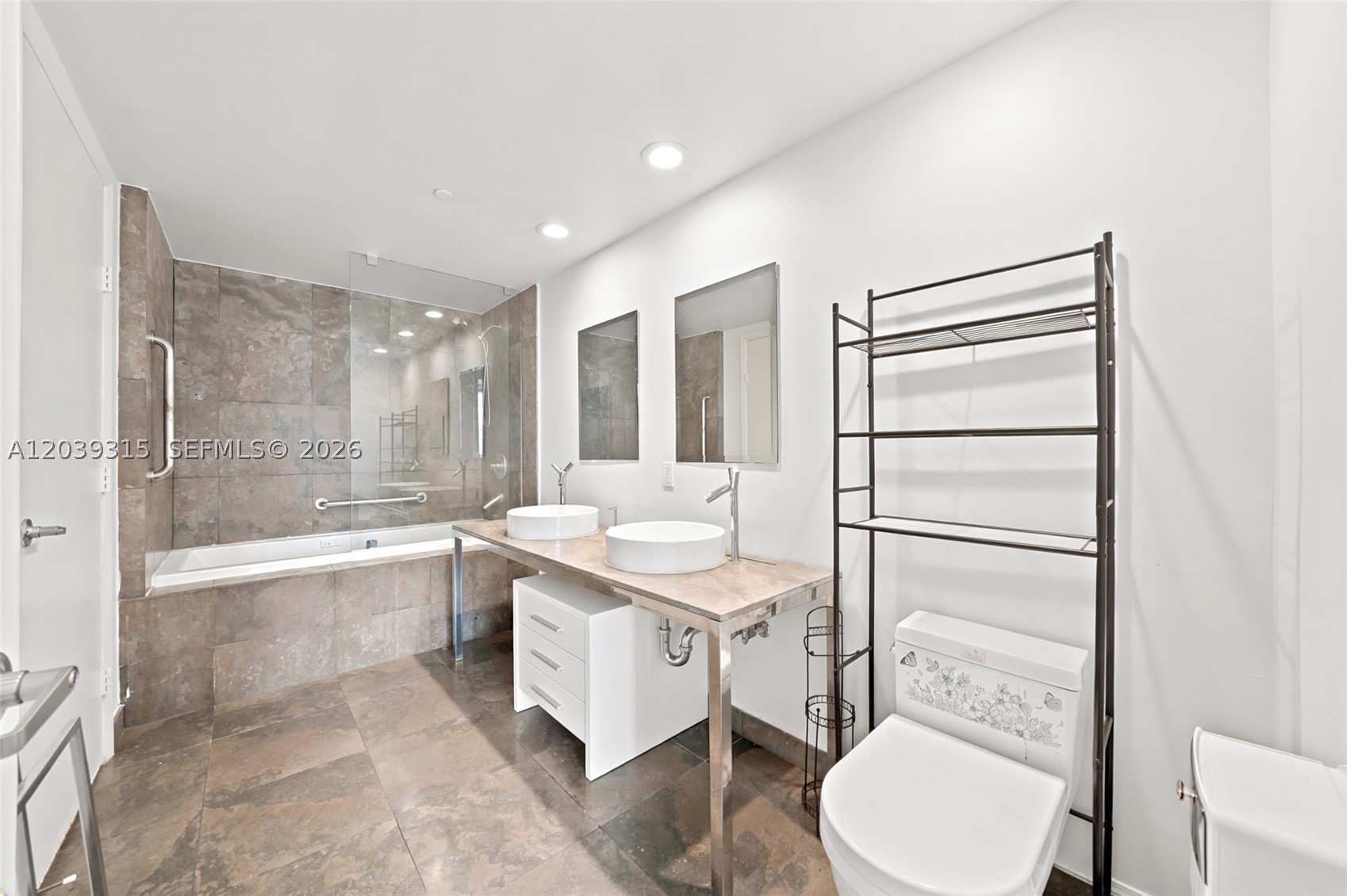 ICON BRICKELL CONDO NO 3 - Residential