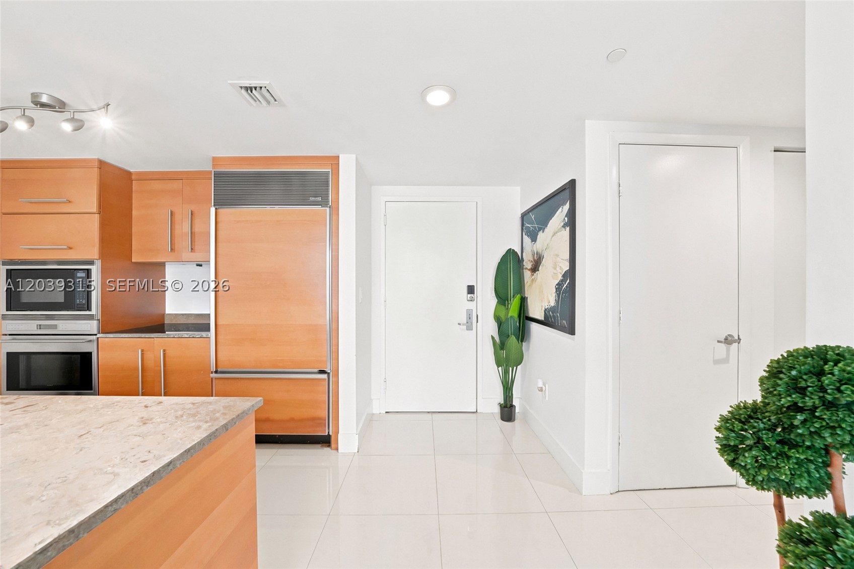 ICON BRICKELL CONDO NO 3 - Residential