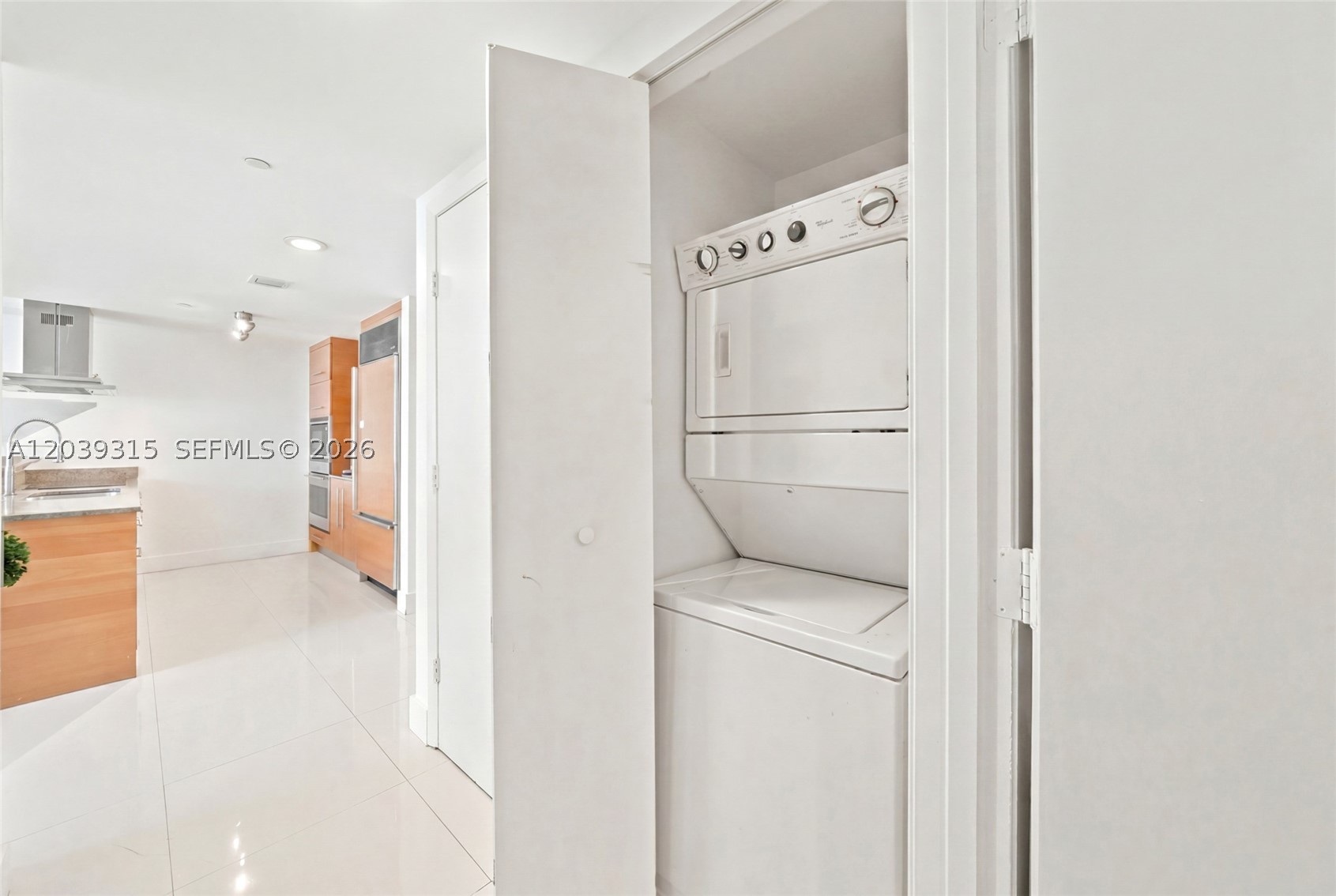 ICON BRICKELL CONDO NO 3 - Residential
