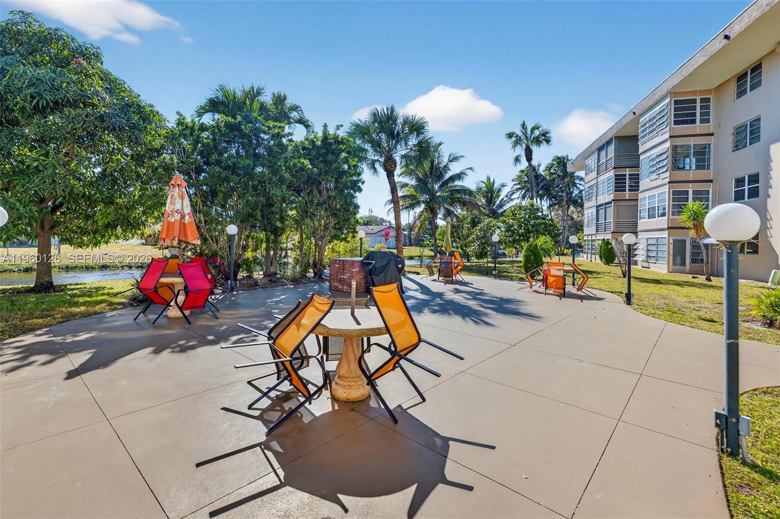 LAUDERDALE OAKS CONDO XV - Residential