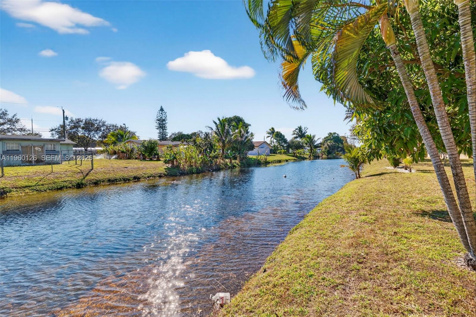LAUDERDALE OAKS CONDO XV - Residential