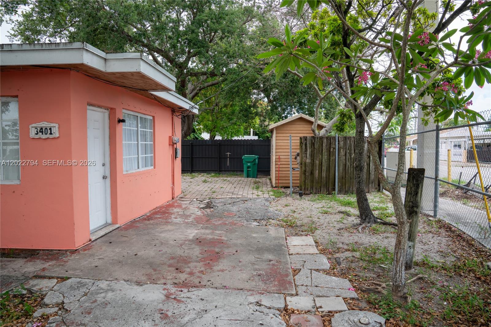 GRAPELAND HEIGHTS - Residential Income