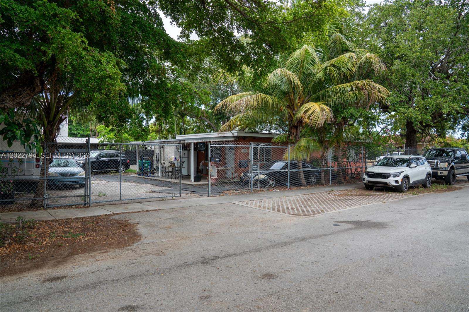 GRAPELAND HEIGHTS - Residential Income