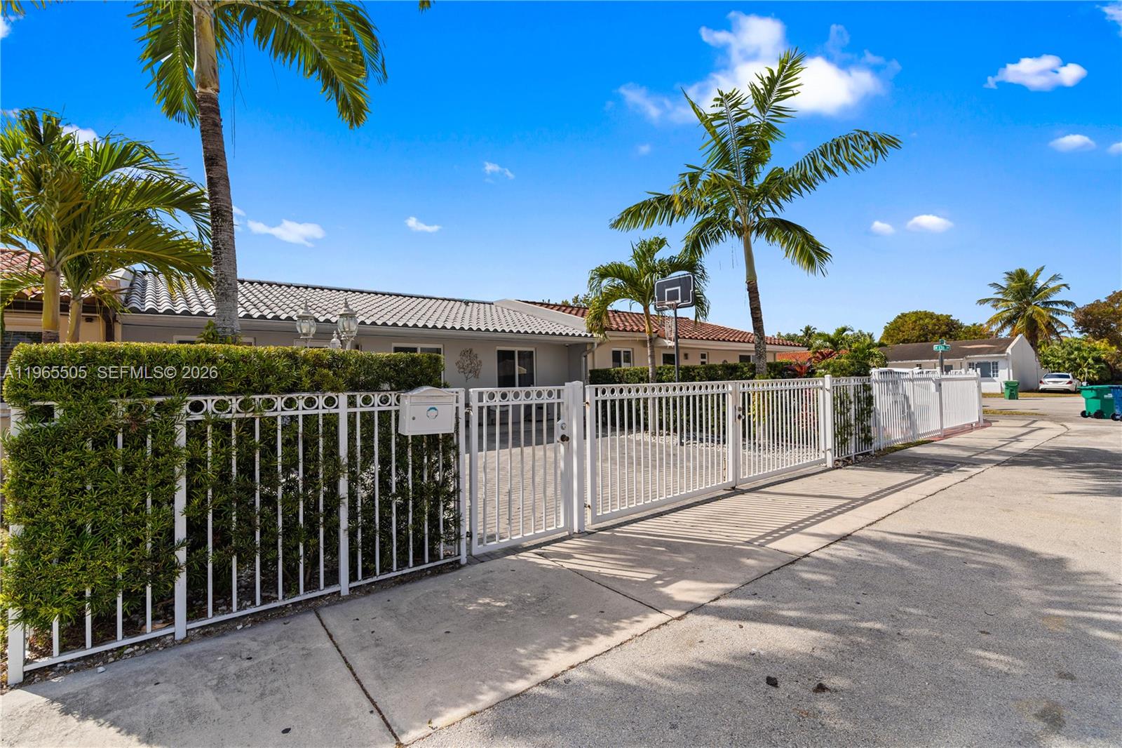 ROYALE GREEN TOWNHOUSE SE - Residential