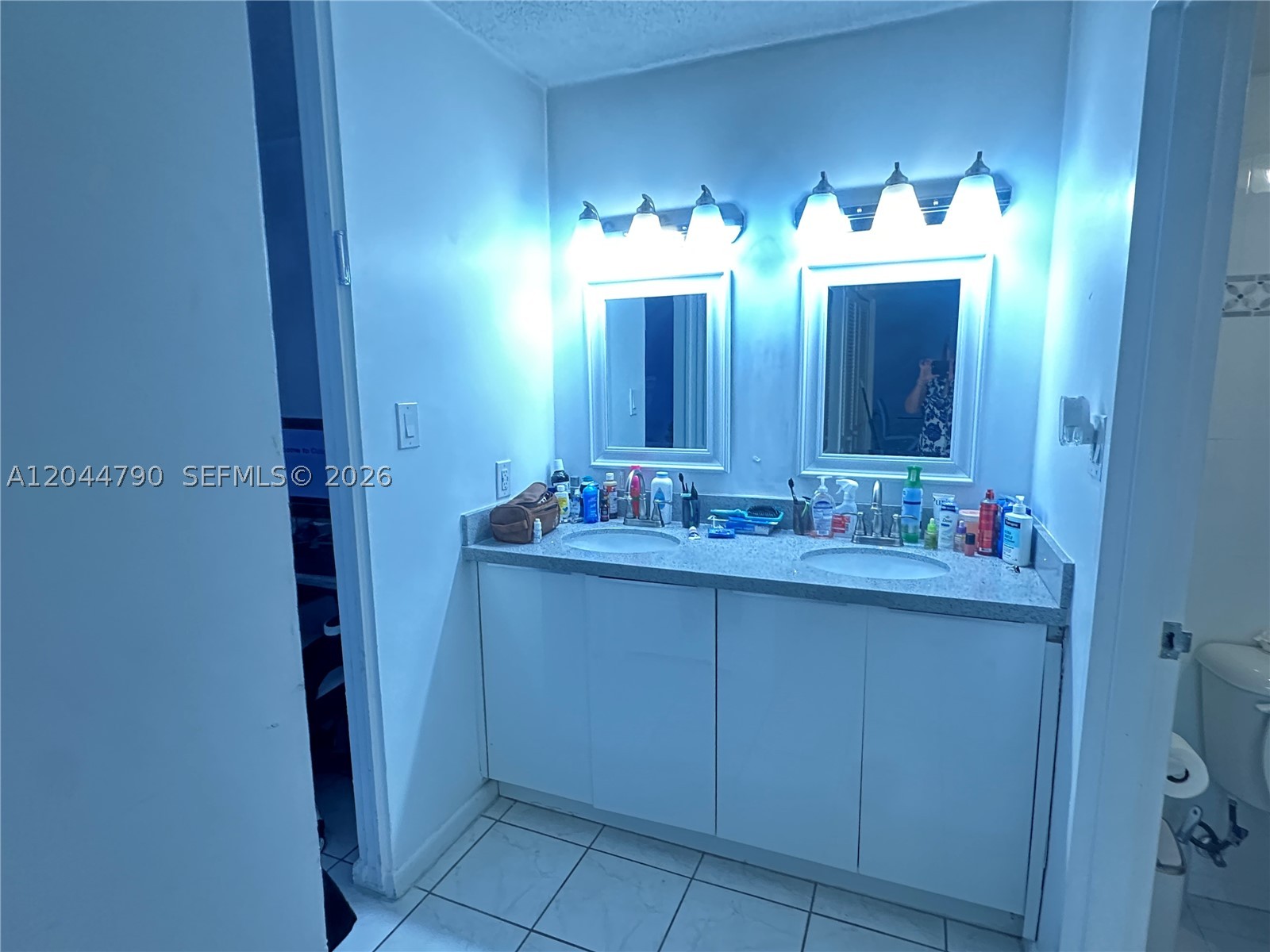 FOUR WINDS CONDO - Residential Lease