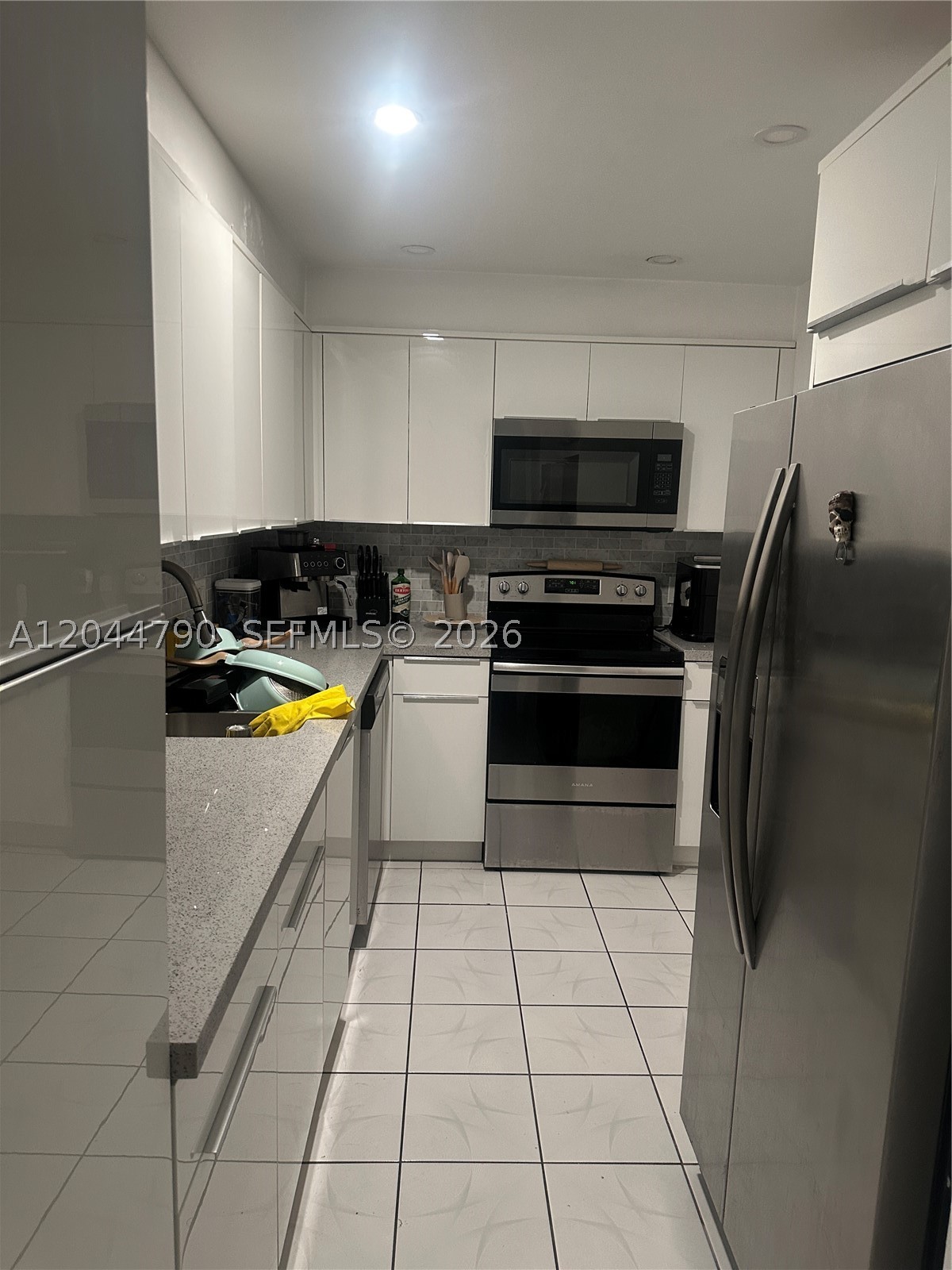 FOUR WINDS CONDO - Residential Lease