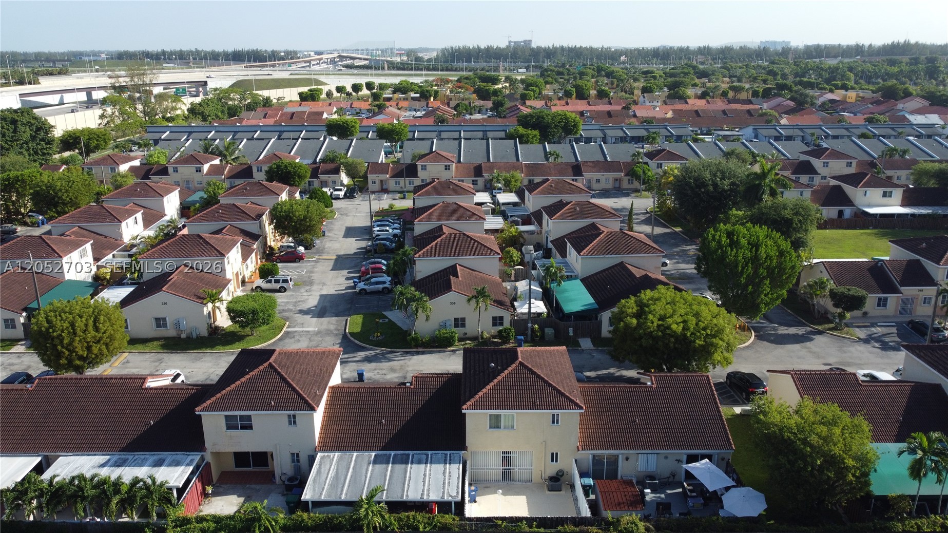 VILLAS AT BRISTOL PARK CO - Residential Lease