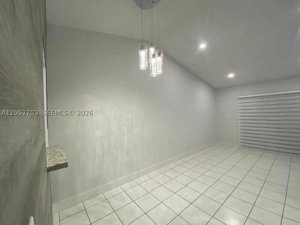 VILLAS AT BRISTOL PARK CO - Residential Lease
