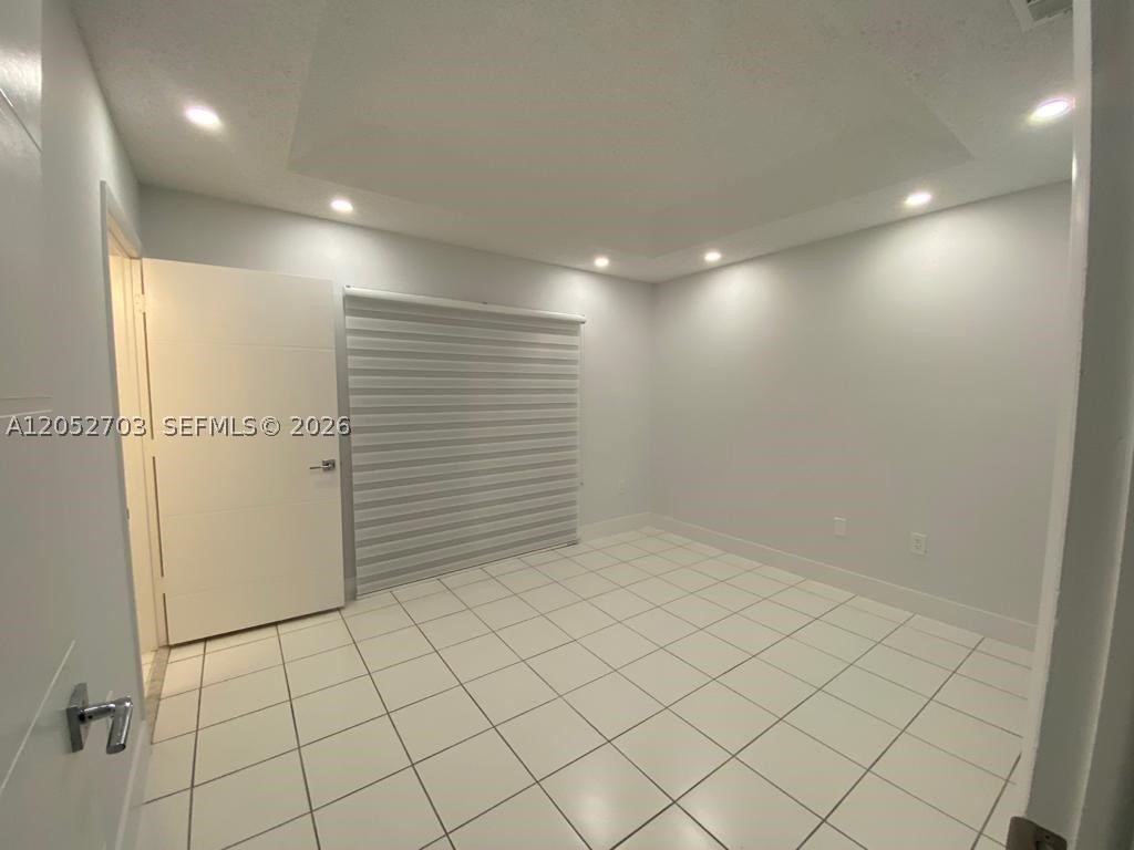 VILLAS AT BRISTOL PARK CO - Residential Lease