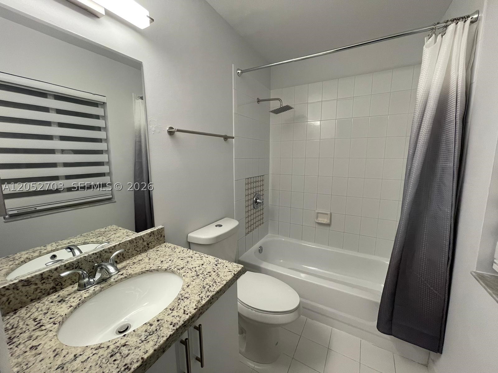 VILLAS AT BRISTOL PARK CO - Residential Lease