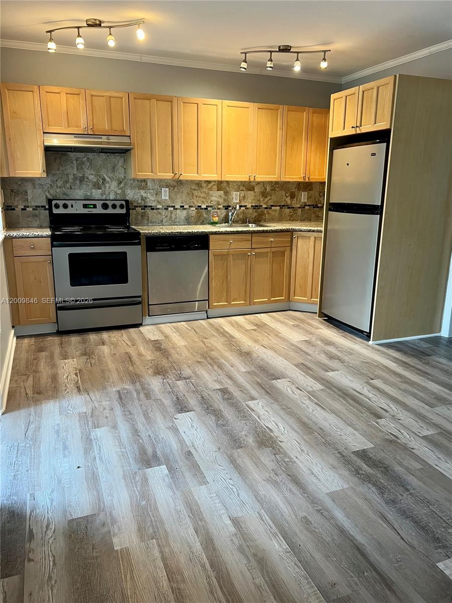 ASTRA CONDO - Residential