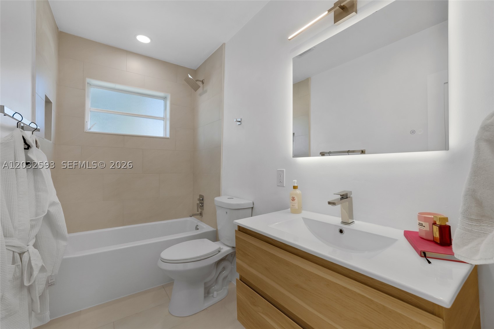 HOLLYWOOD HILLS AMEN PLAT - Residential