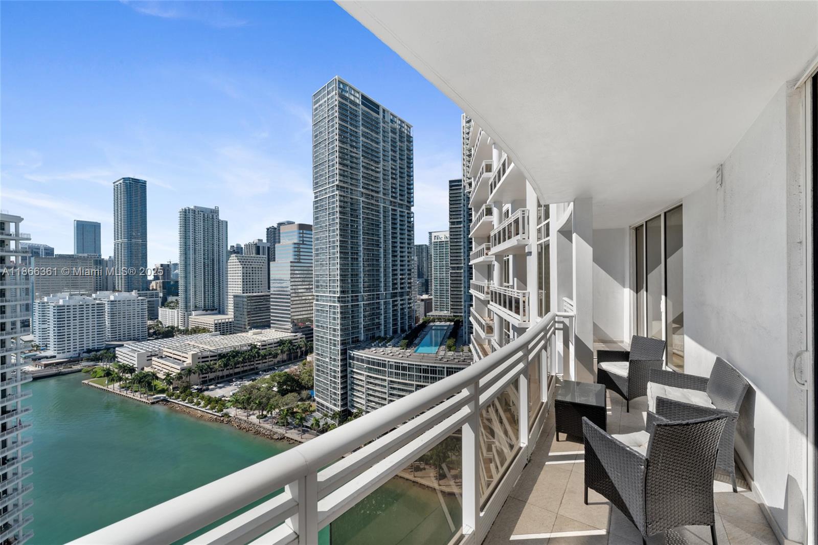 CARBONELL CONDO - Residential
