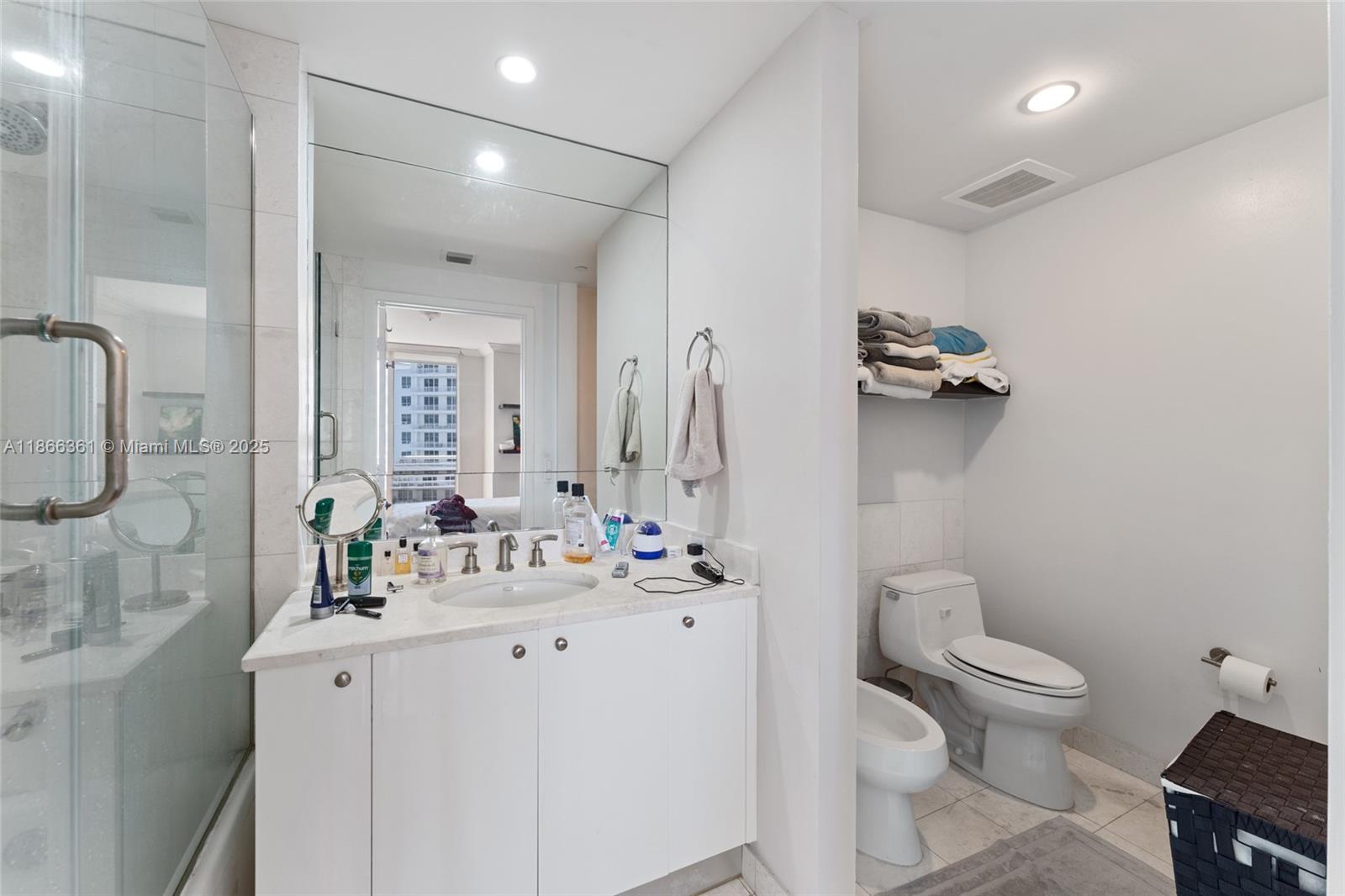 CARBONELL CONDO - Residential