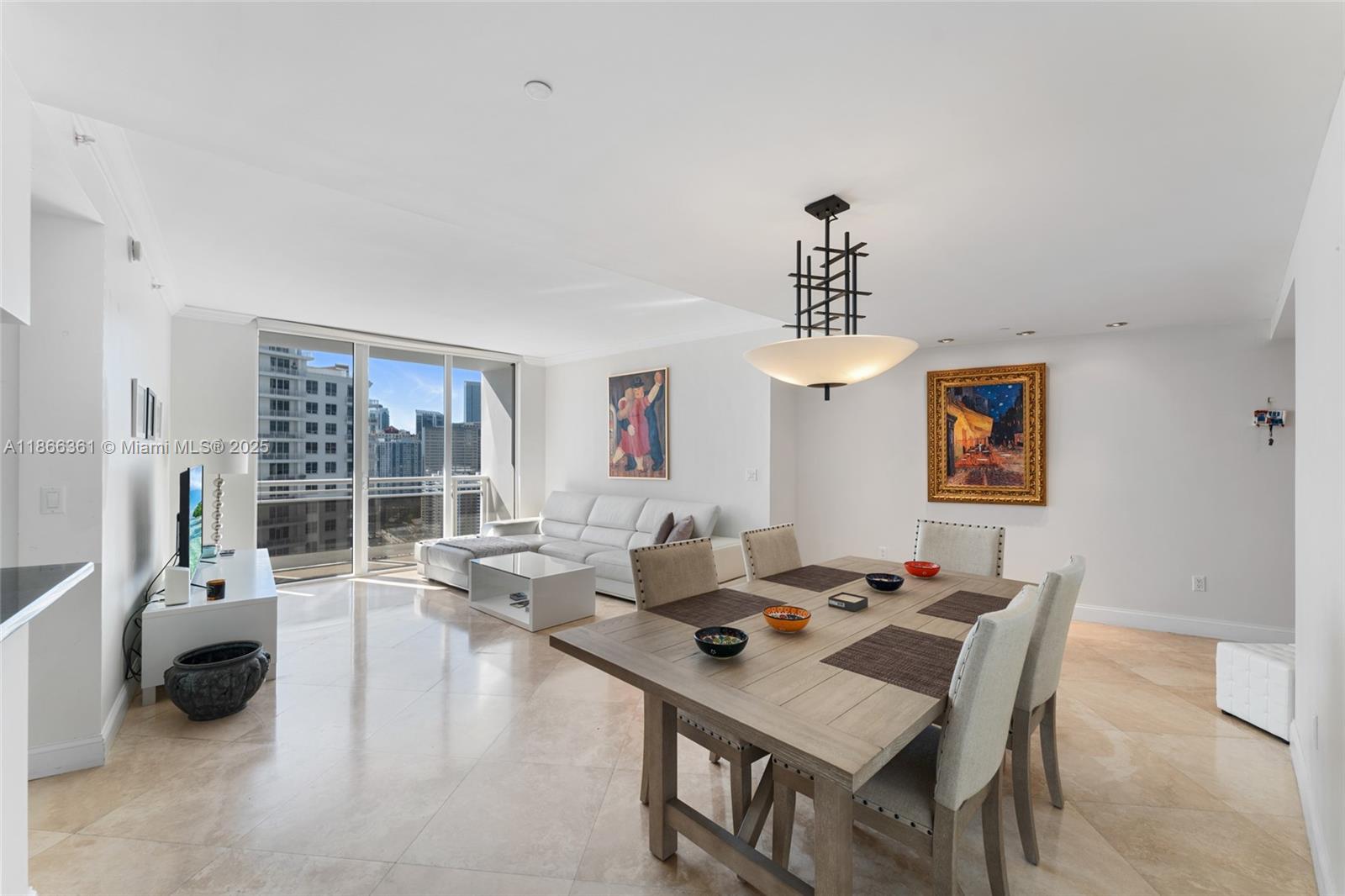 CARBONELL CONDO - Residential