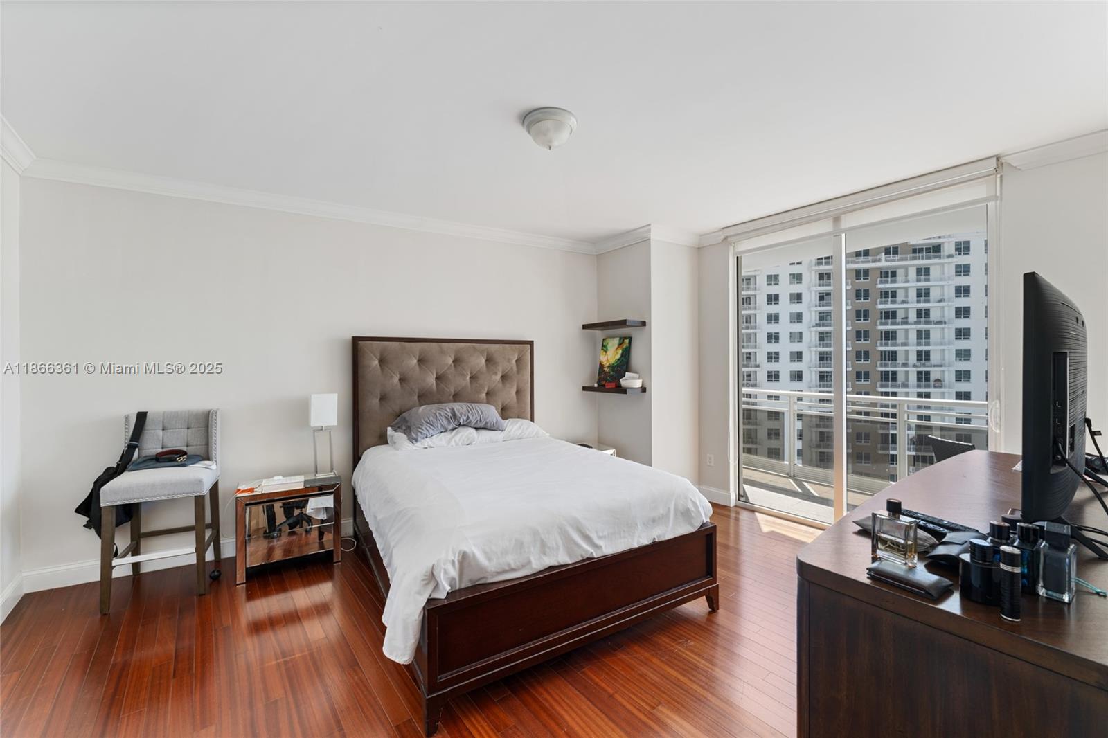 CARBONELL CONDO - Residential